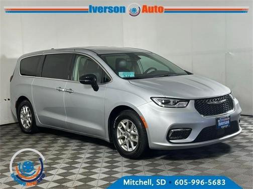 2024 Chrysler Pacifica Touring-L