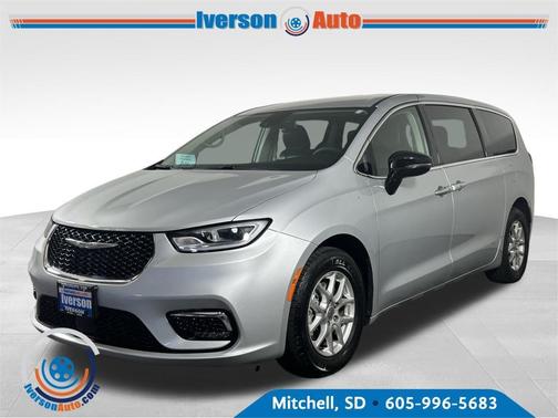 2024 Chrysler Pacifica Touring-L