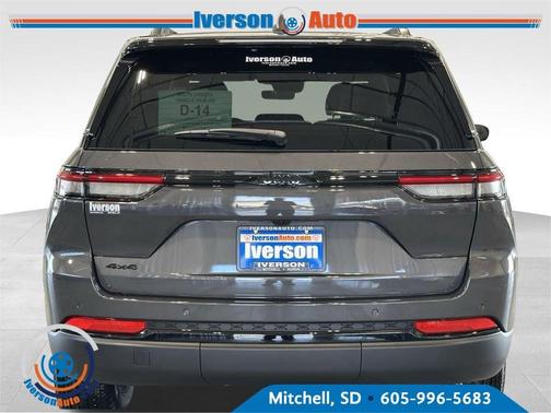 2025 Jeep Grand Cherokee Laredo