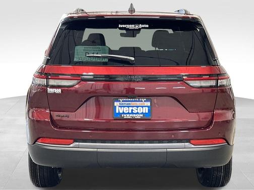 2026 Jeep Grand Cherokee Laredo