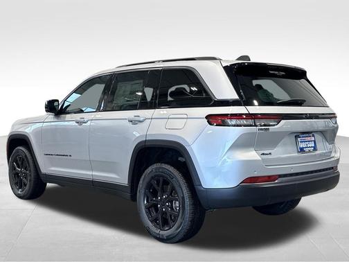 2026 Jeep Grand Cherokee Laredo