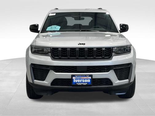 2026 Jeep Grand Cherokee Laredo