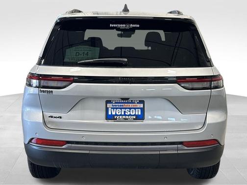 2026 Jeep Grand Cherokee Laredo