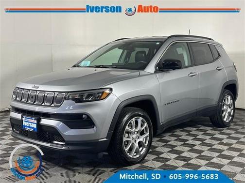 2022 Jeep Compass Latitude Lux