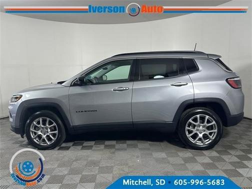 2022 Jeep Compass Latitude Lux
