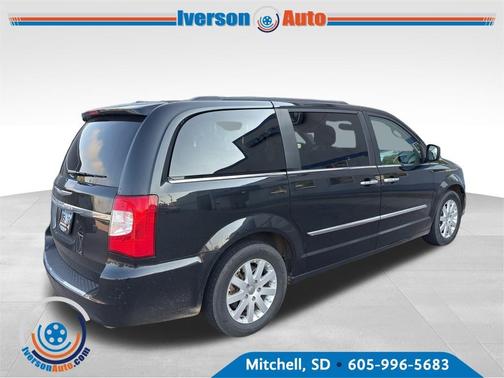 2015 Chrysler Town & Country Touring