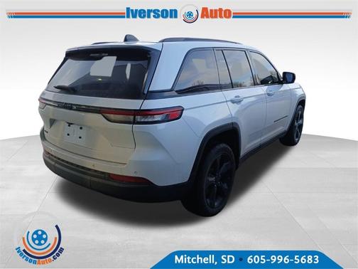 2024 Jeep Grand Cherokee Laredo