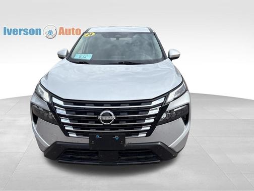 Brilliant Silver Metallic 2024 Nissan Rogue SV