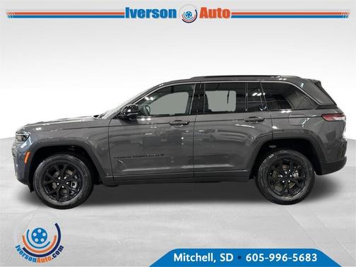 2026 Jeep Grand Cherokee Laredo
