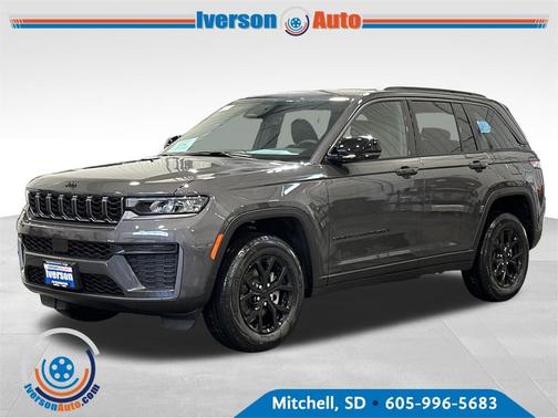 2026 Jeep Grand Cherokee Laredo