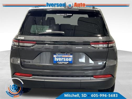 2026 Jeep Grand Cherokee Laredo