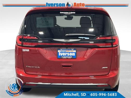 2026 Chrysler Pacifica Select