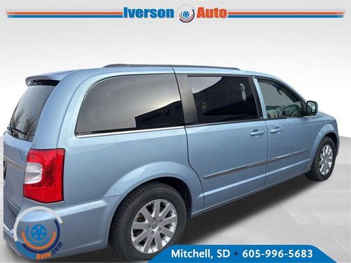 2013 Chrysler Town & Country Touring