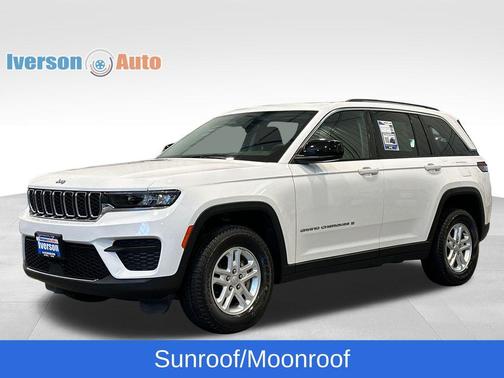 Bright White Clearcoat 2023 Jeep Grand Cherokee Laredo