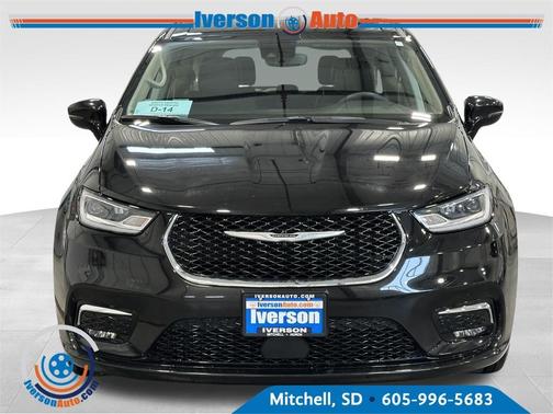 2024 Chrysler Pacifica Touring-L