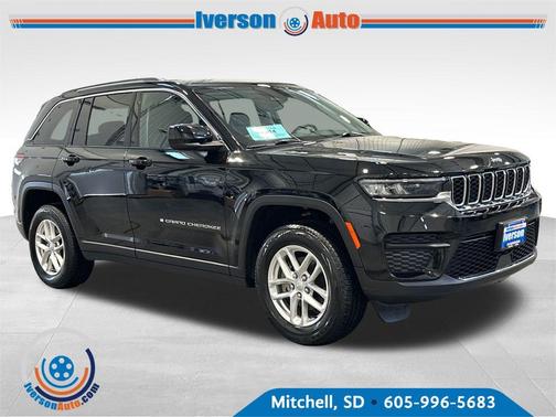 Diamond Black 2023 Jeep Grand Cherokee Laredo