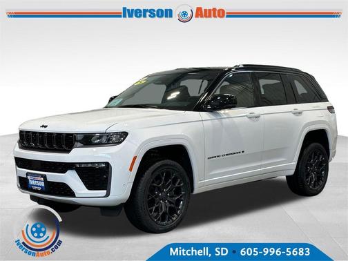 Bright White Clearcoat 2026 Jeep Grand Cherokee Summit