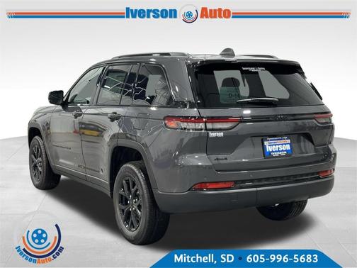 2025 Jeep Grand Cherokee Laredo