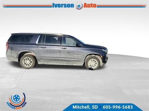 2023 Chevrolet Suburban LT