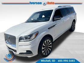 White Metallic 2023 Lincoln Navigator L Reserve