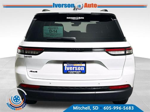 2025 Jeep Grand Cherokee Laredo