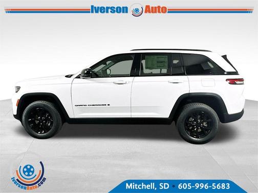 2025 Jeep Grand Cherokee Laredo