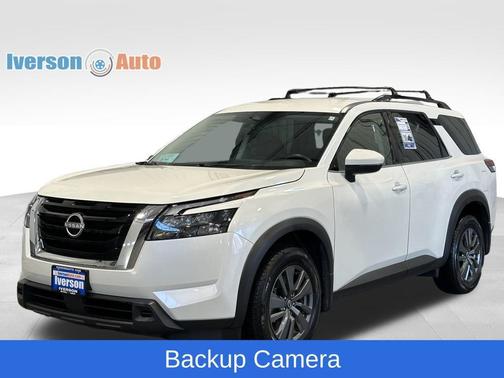 2024 Nissan Pathfinder SV