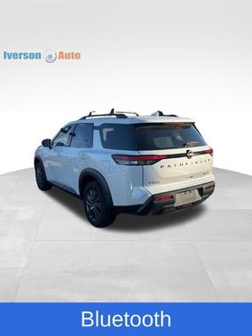 2024 Nissan Pathfinder SV