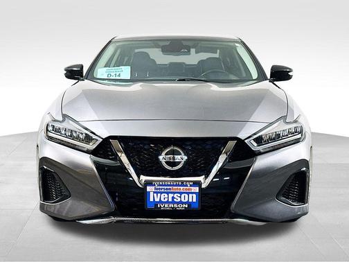 2022 Nissan Maxima SV