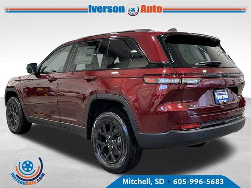 2025 Jeep Grand Cherokee Laredo
