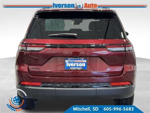 2025 Jeep Grand Cherokee Laredo