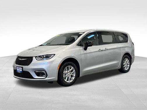 Silver Mist Clearcoat 2026 Chrysler Pacifica Select