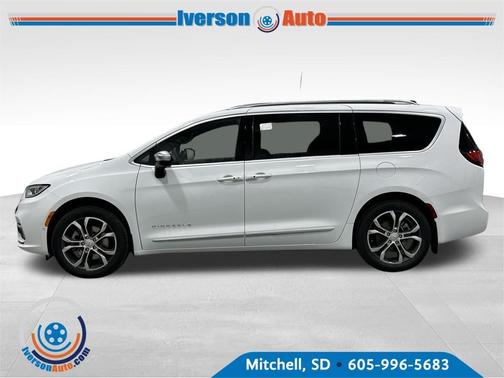 2026 Chrysler Pacifica Pinnacle