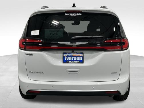 2026 Chrysler Pacifica Pinnacle