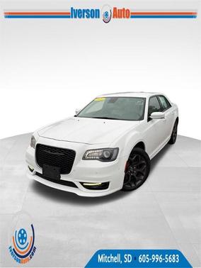 2023 Chrysler 300 Touring L