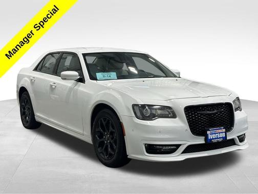 2023 Chrysler 300 Touring L