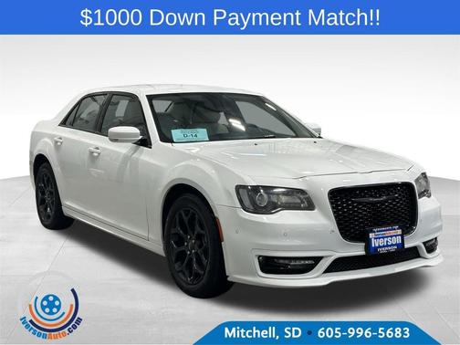 2023 Chrysler 300 Touring L