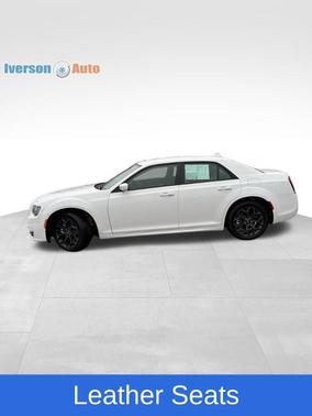 2023 Chrysler 300 Touring L