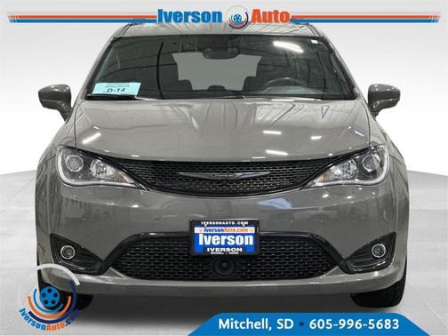 2020 Chrysler Pacifica Touring-L