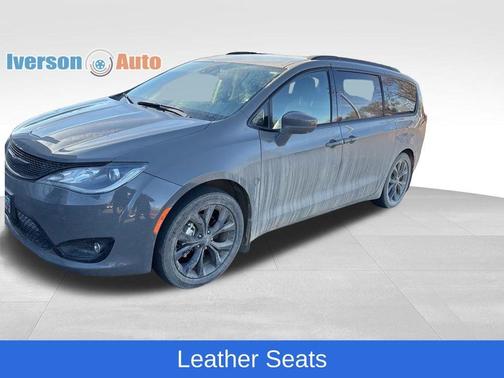 2020 Chrysler Pacifica Touring-L