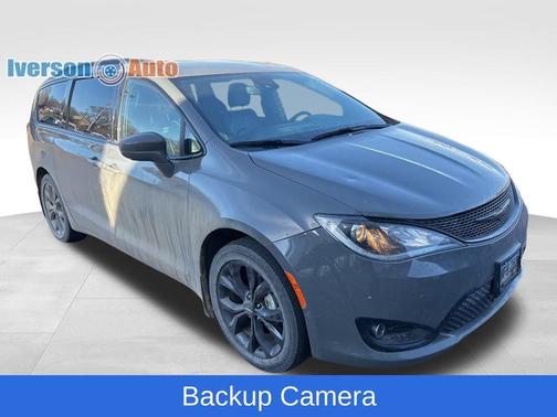 2020 Chrysler Pacifica Touring-L