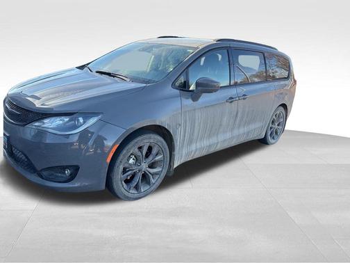 2020 Chrysler Pacifica Touring-L