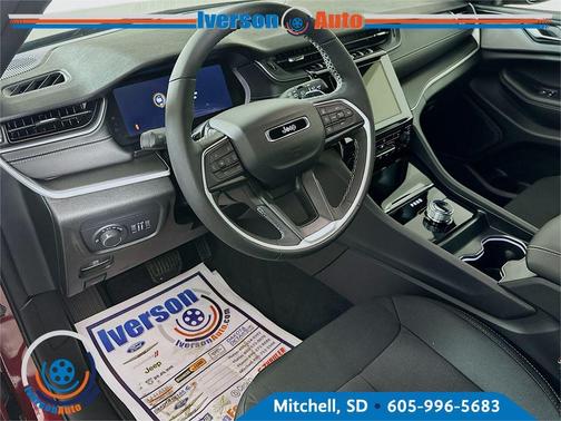 2025 Jeep Grand Cherokee L Laredo