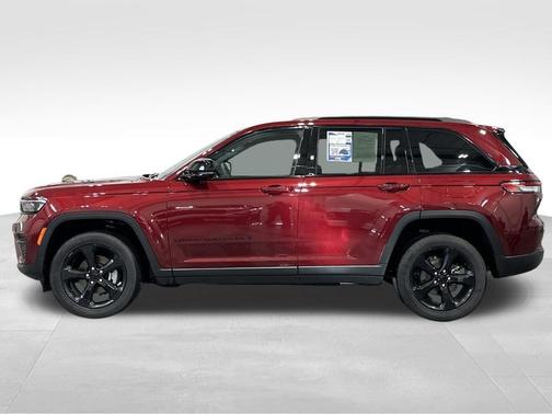 Velvet Red Pearlcoat 2023 Jeep Grand Cherokee Altitude