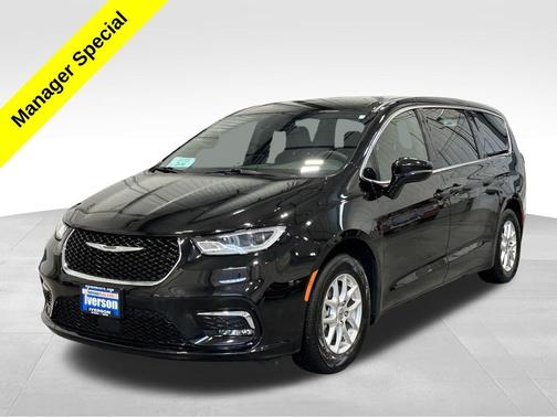 Diamond Black 2025 Chrysler Pacifica Select