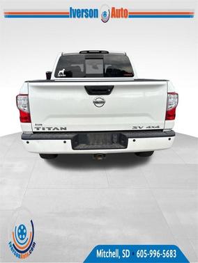 2017 Nissan Titan SV