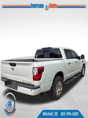 2017 Nissan Titan SV