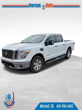 2017 Nissan Titan SV