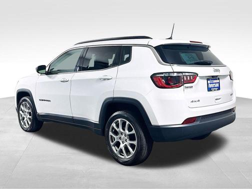 2022 Jeep Compass Latitude Lux