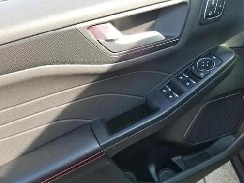 2023 Ford Escape ST-Line Elite